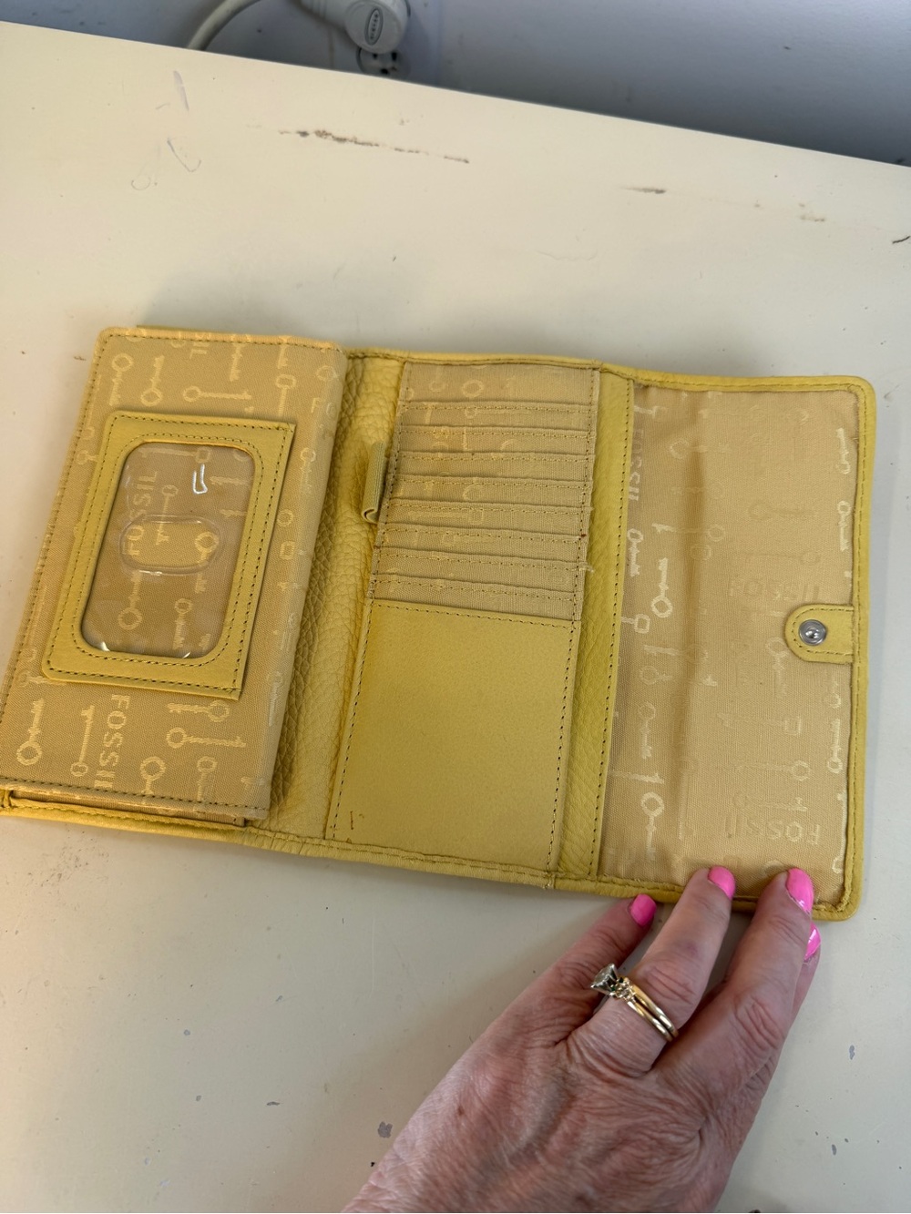 Fossil Yellow Wallet with Multicolor Chevron Flap - Picture 4 of 10